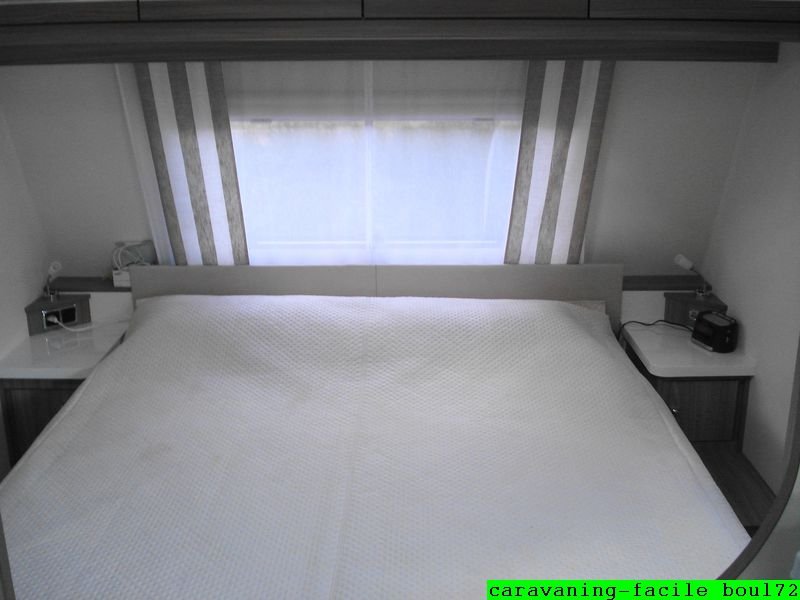 le coté chambre avec un lit de 150cm de large